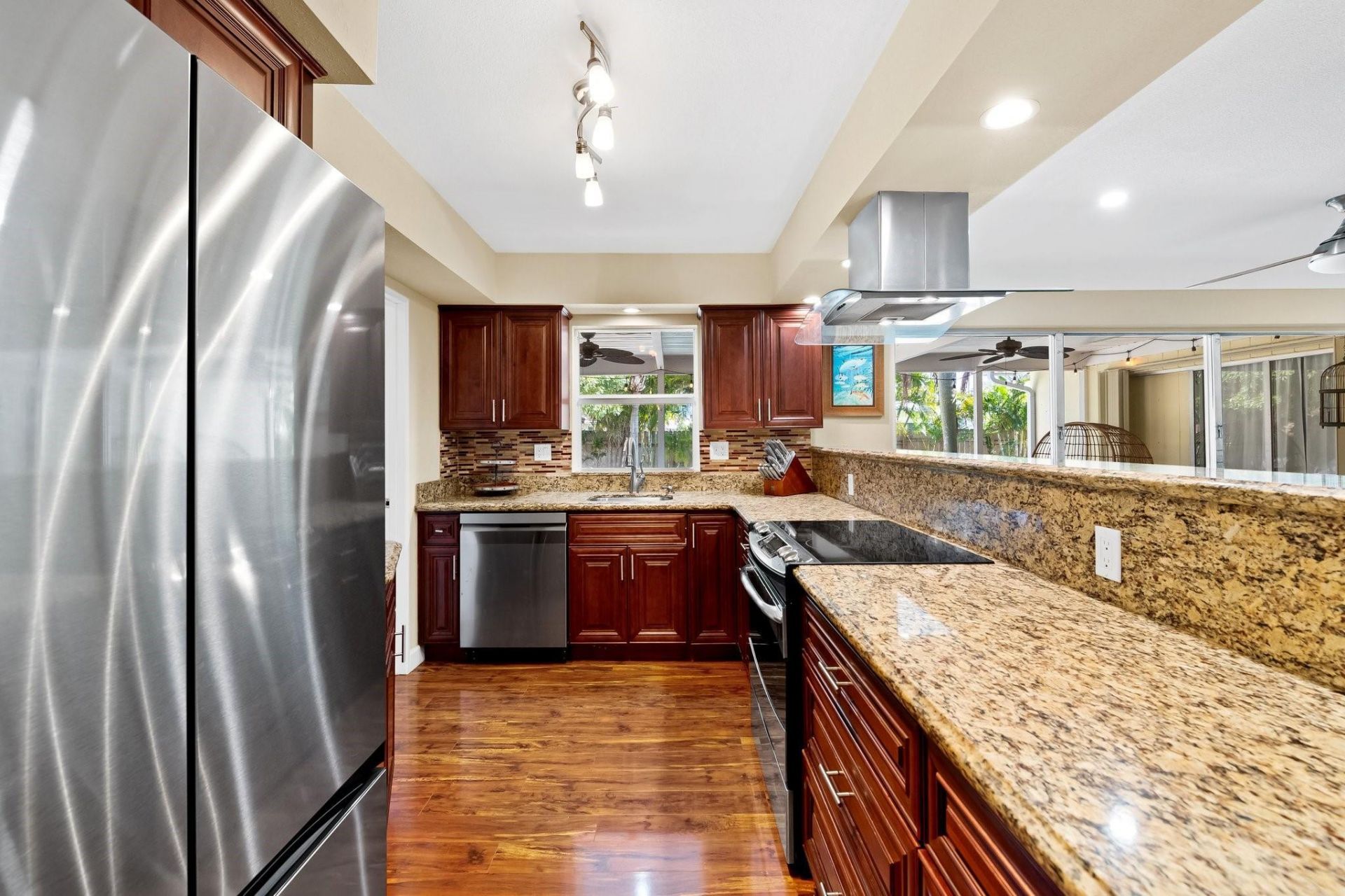 806 SE 9th Avenue, Deerfield Beach, FL 33441 Photo