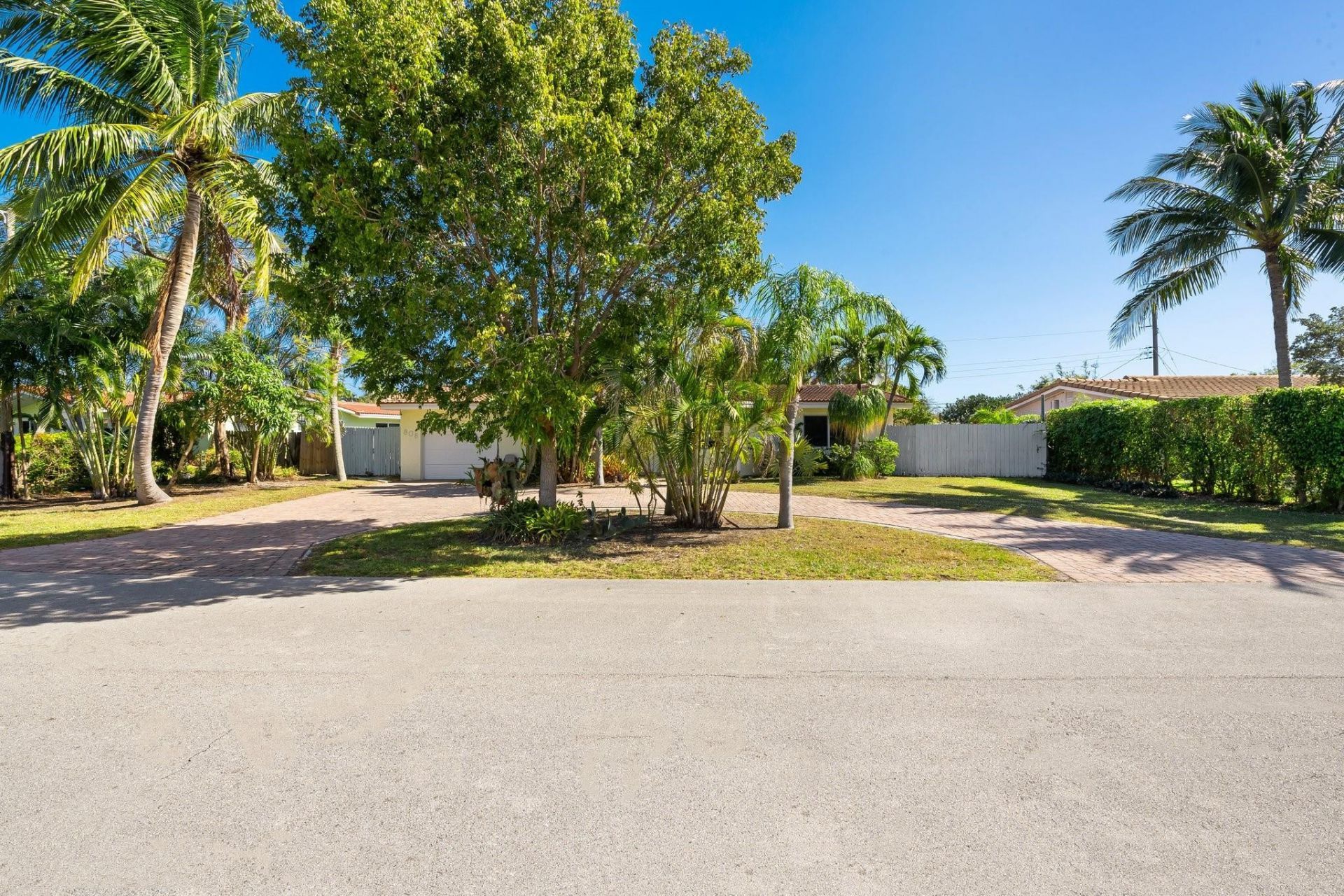 806 SE 9th Avenue, Deerfield Beach, FL 33441 Photo