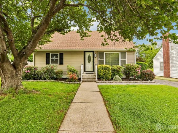 13 Spruce Avenue, Bordentown, NJ 08505