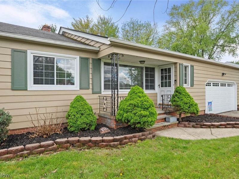 13257 Whitney Road, Strongsville, OH 44136 Photo 2