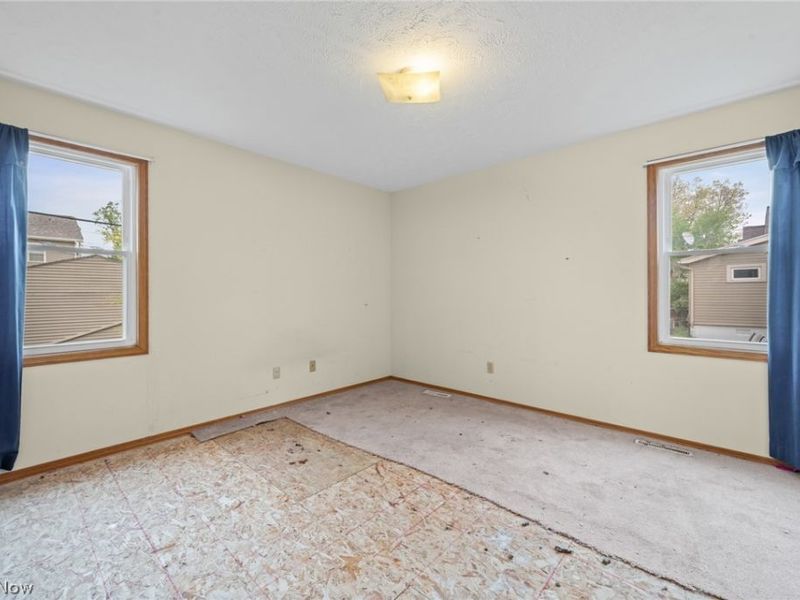 4910 & 4912 Yorkshire Avenue, Parma, OH 44134 Photo 11