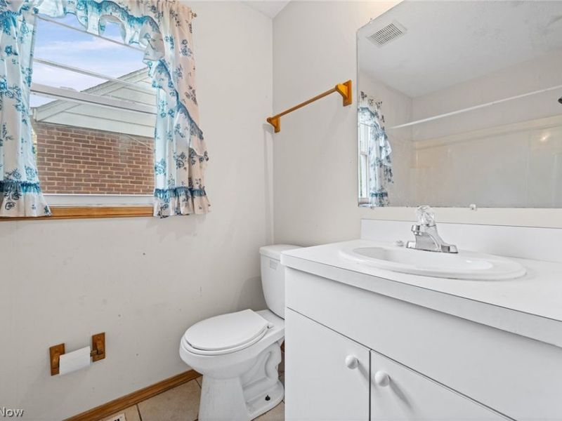 4910 & 4912 Yorkshire Avenue, Parma, OH 44134 Photo 14