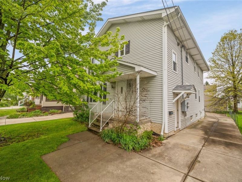 4910 & 4912 Yorkshire Avenue, Parma, OH 44134 Photo 2