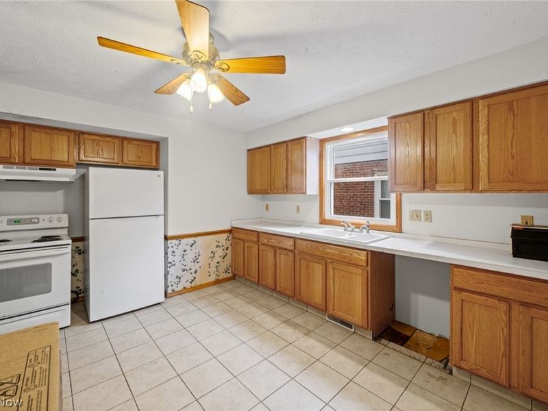 4910 & 4912 Yorkshire Avenue, Parma, OH 44134 Photo 8