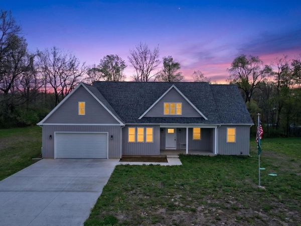 6313 Sweet Clover Hills Drive, Jonesville, MI 49250