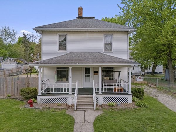 142 S West Street, Hillsdale, MI 49242