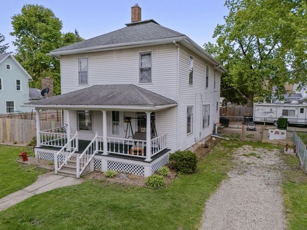 142 S West Street, Hillsdale, MI 49242