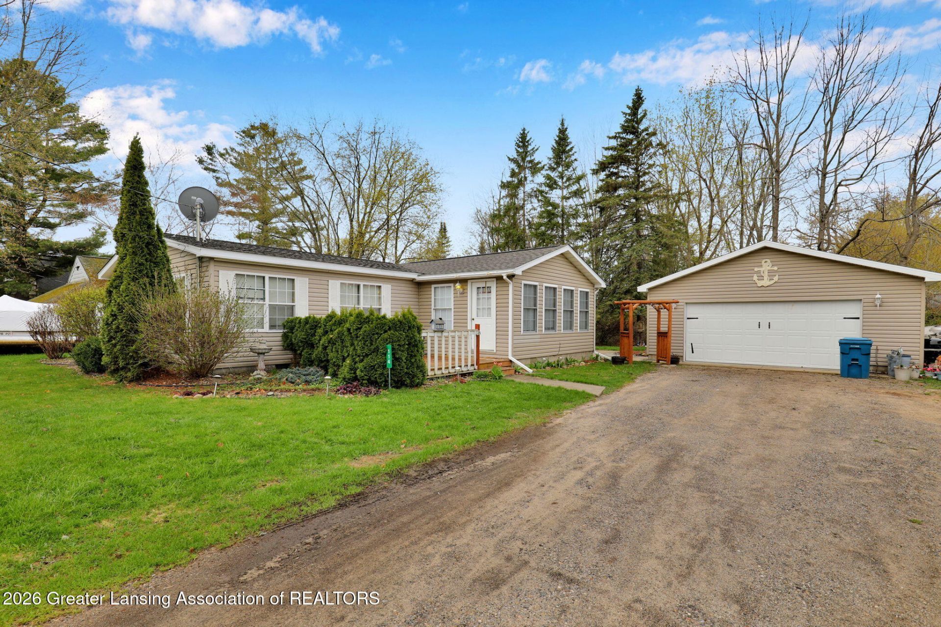 114 Flora Avenue, Houghton Lake, MI 48629 Main Photo