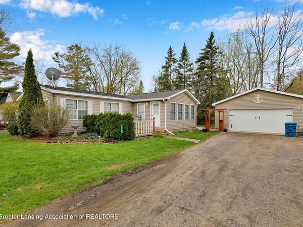 114 Flora Avenue, Houghton Lake, MI 48629