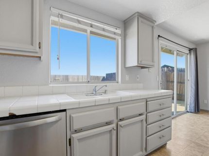 1707 Chateau Dr, Olivehurst, CA 95961 Photo