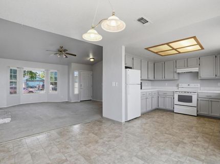 1707 Chateau Dr, Olivehurst, CA 95961 Photo