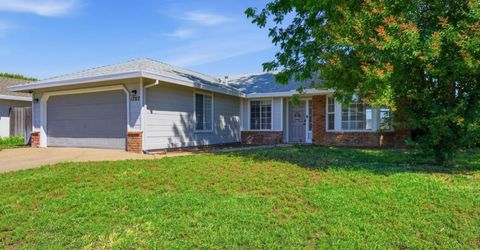 1707 Chateau Dr, Olivehurst, CA 95961 Photo