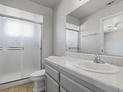 1707 Chateau Dr, Olivehurst, CA 95961 Photo