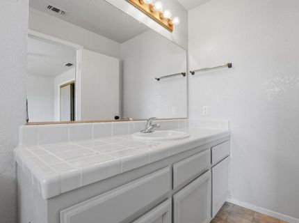 1707 Chateau Dr, Olivehurst, CA 95961 Photo