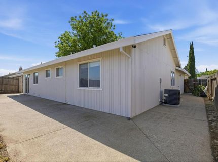 1707 Chateau Dr, Olivehurst, CA 95961 Photo