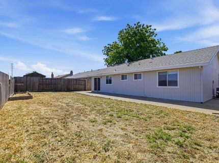 1707 Chateau Dr, Olivehurst, CA 95961 Photo