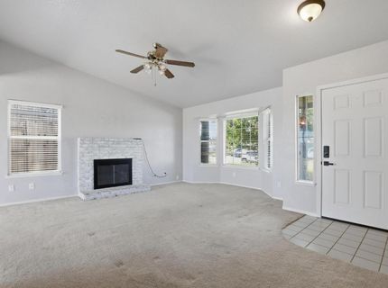 1707 Chateau Dr, Olivehurst, CA 95961 Photo