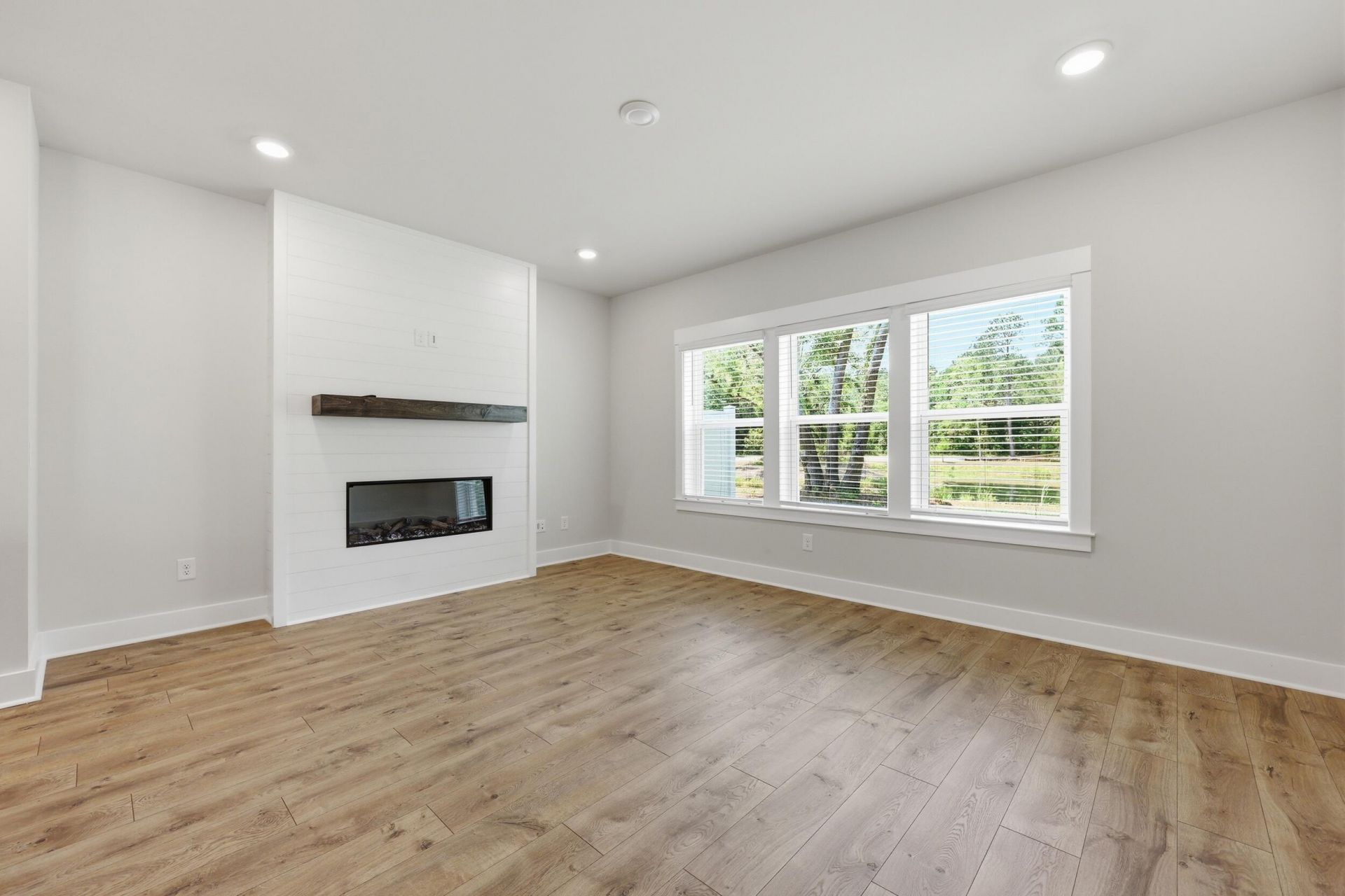 214 Twinleaf Court Photo 11