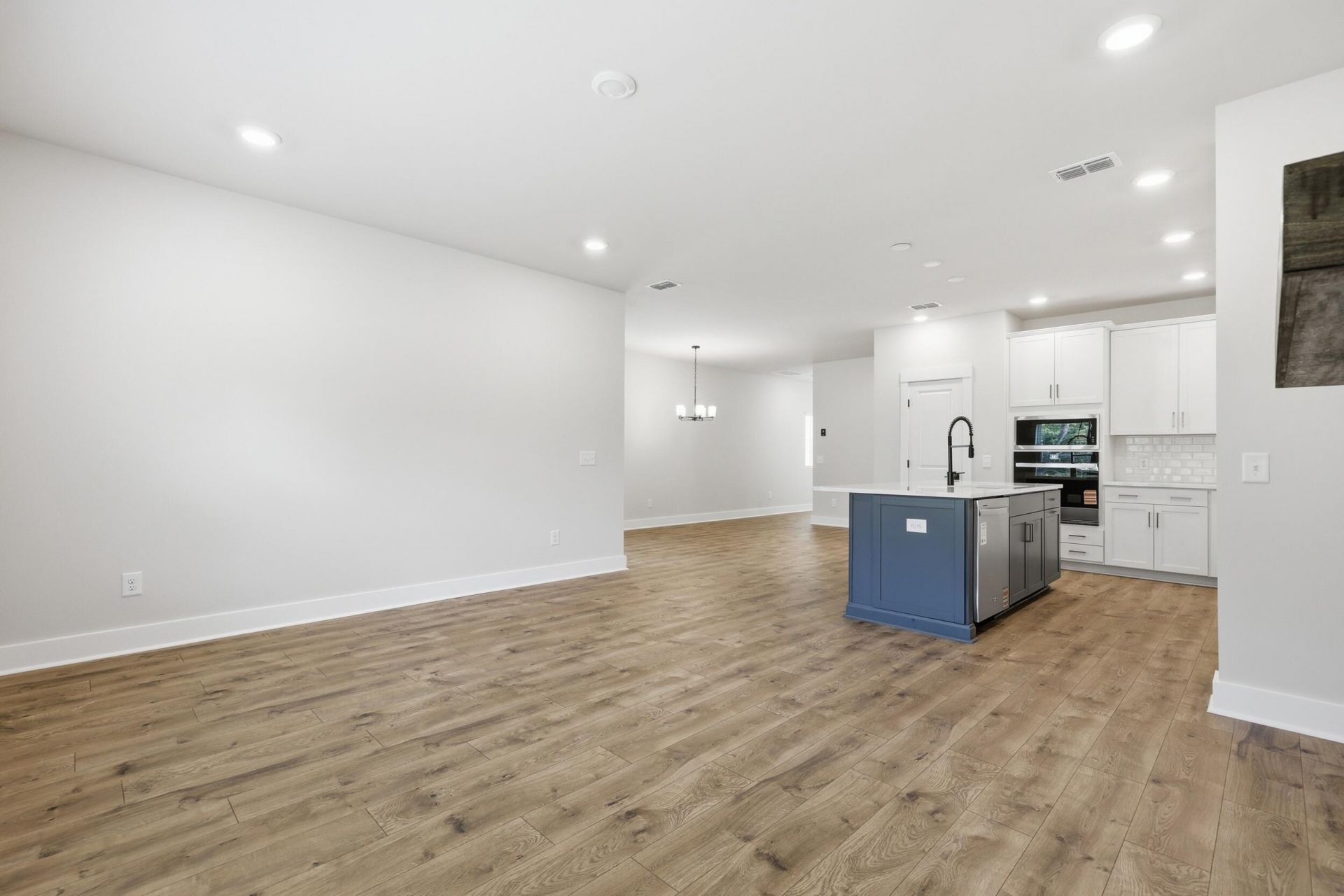 214 Twinleaf Court Photo 13
