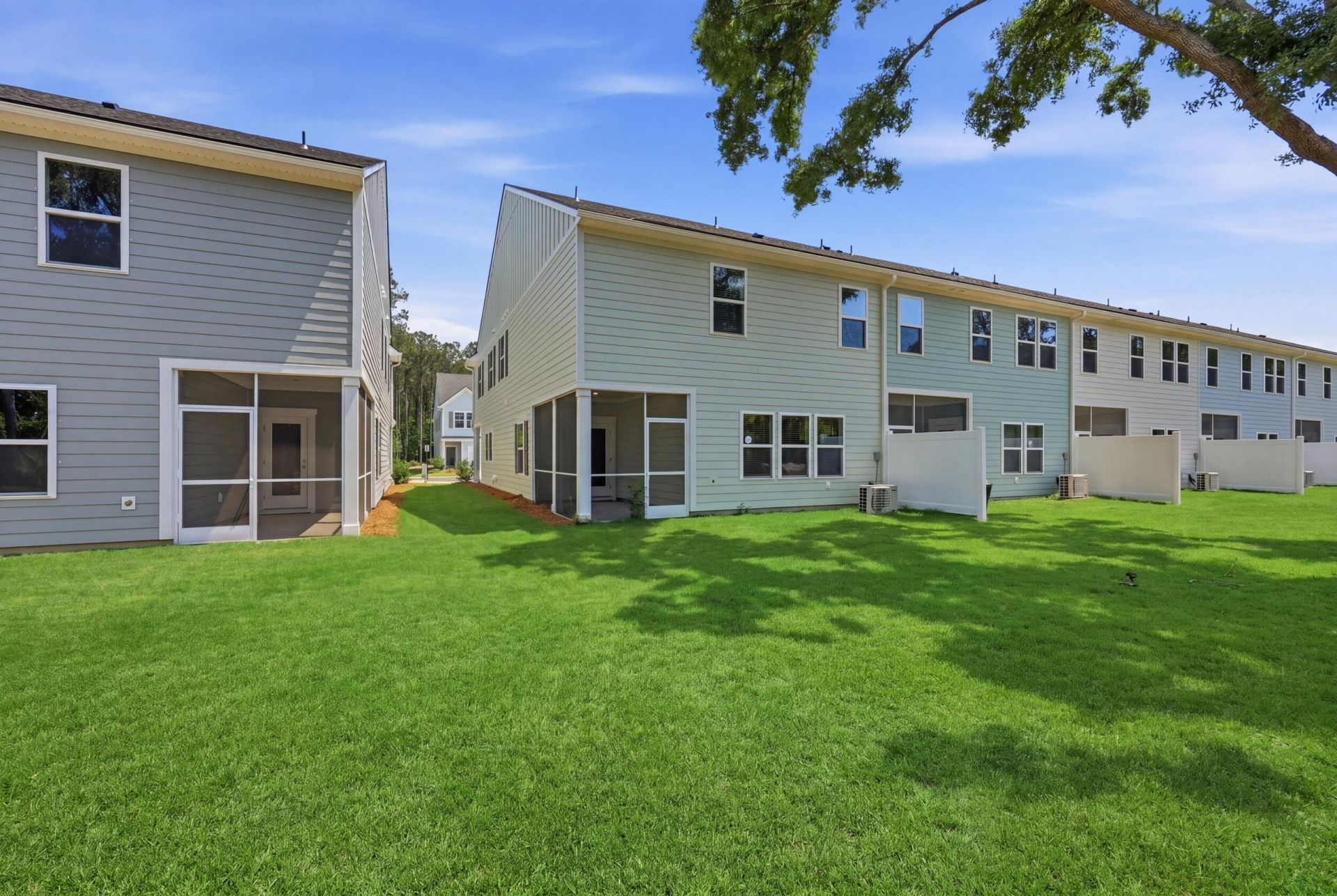 214 Twinleaf Court Photo 33