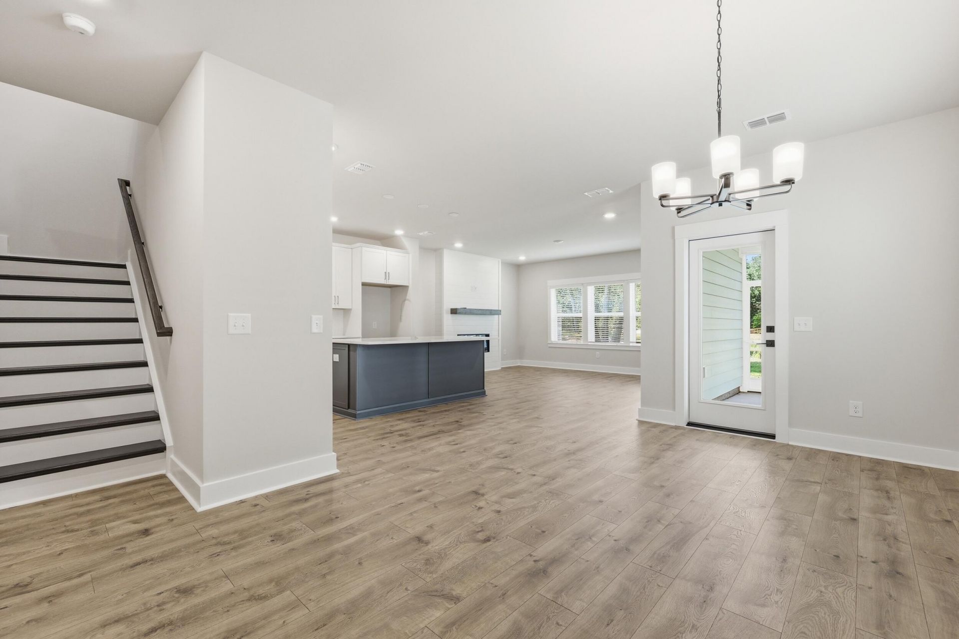 214 Twinleaf Court Photo 4
