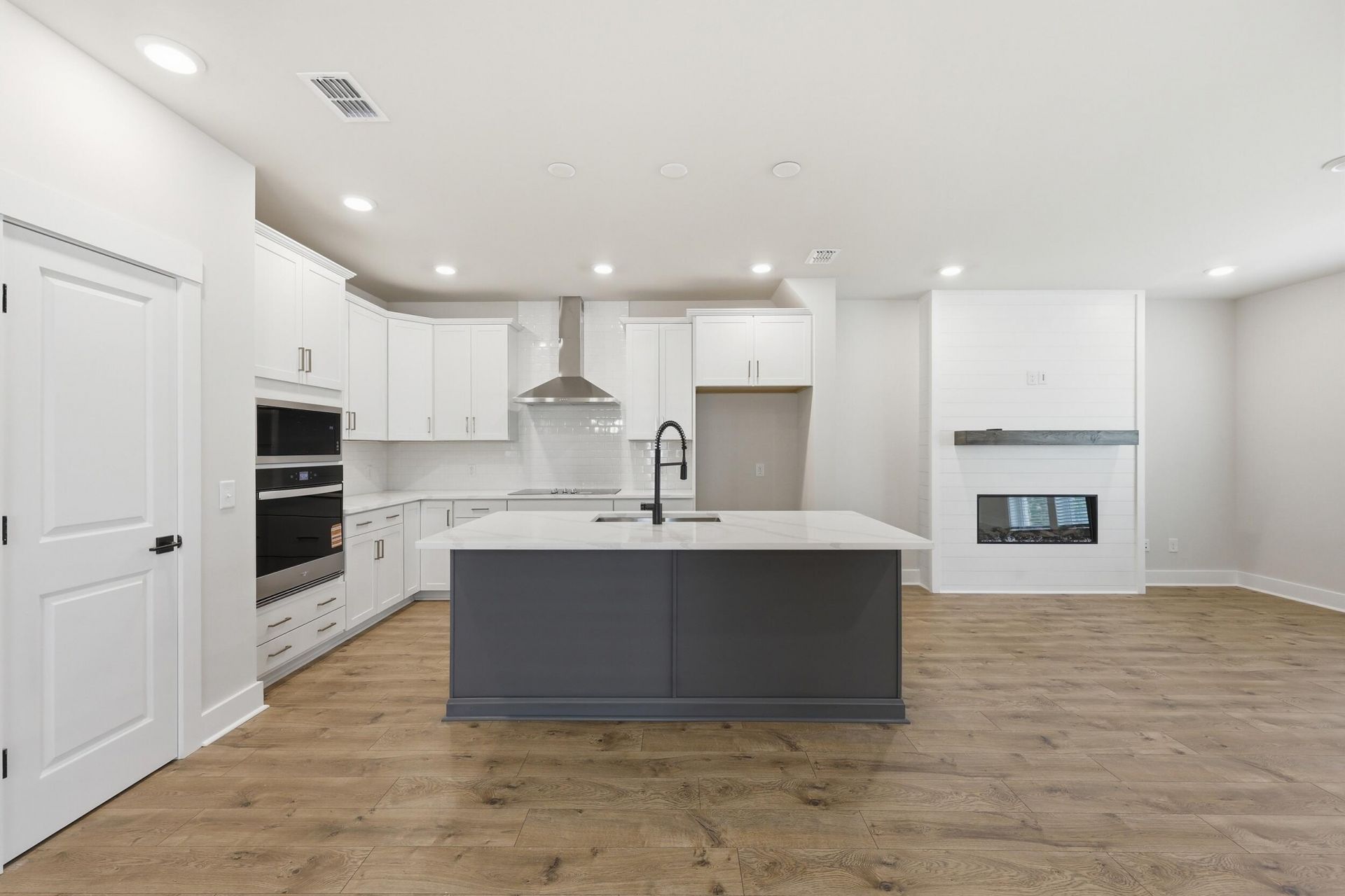 214 Twinleaf Court Photo 7
