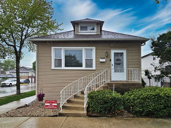 947 Hannah Avenue , Forest Park, IL 60130