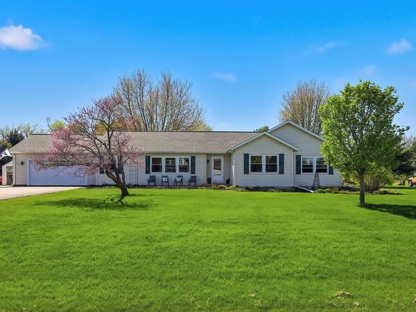 8760 385th AVENUE, Burlington, WI 53105