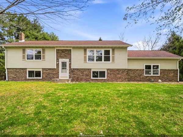5588 BROWN ROAD, Little Suamico, WI 54141