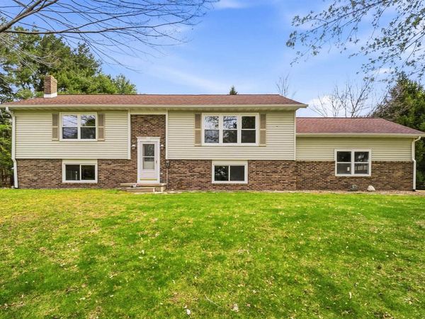 5588 BROWN ROAD, Little Suamico, WI 54141