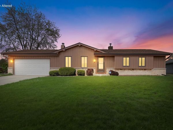 6967 Tumblecreek DRIVE, Franklin, WI 53132