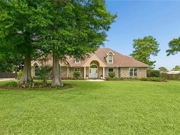 106 ROYAL CRESENT Drive, Belle Chasse, LA 70037