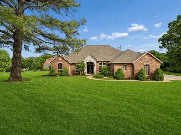 16317 Roserock Circle, Choctaw, OK 73020