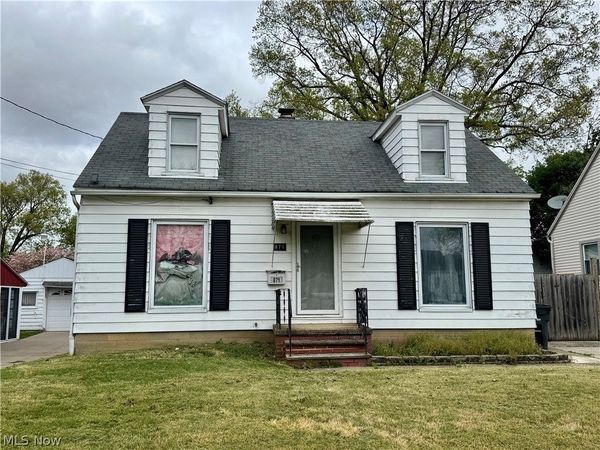 871 N Firestone Boulevard , Akron, OH 44306