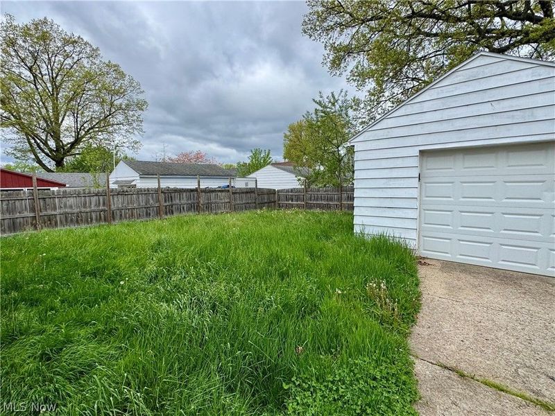 871 N Firestone Boulevard , Akron, OH 44306 Photo 5