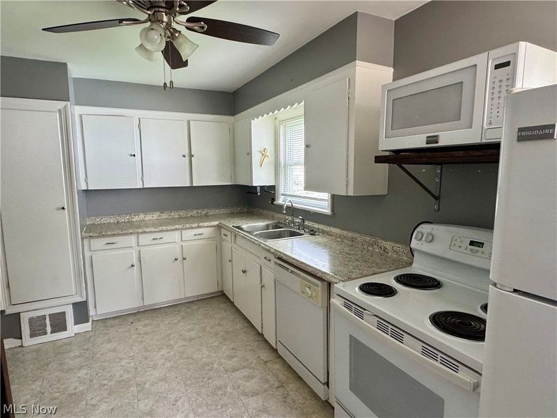 871 N Firestone Boulevard , Akron, OH 44306 Photo 7