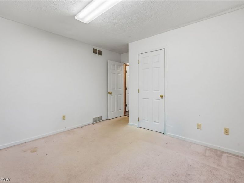 1178 Logan Woods Drive, Hubbard, OH 44425 Photo 19