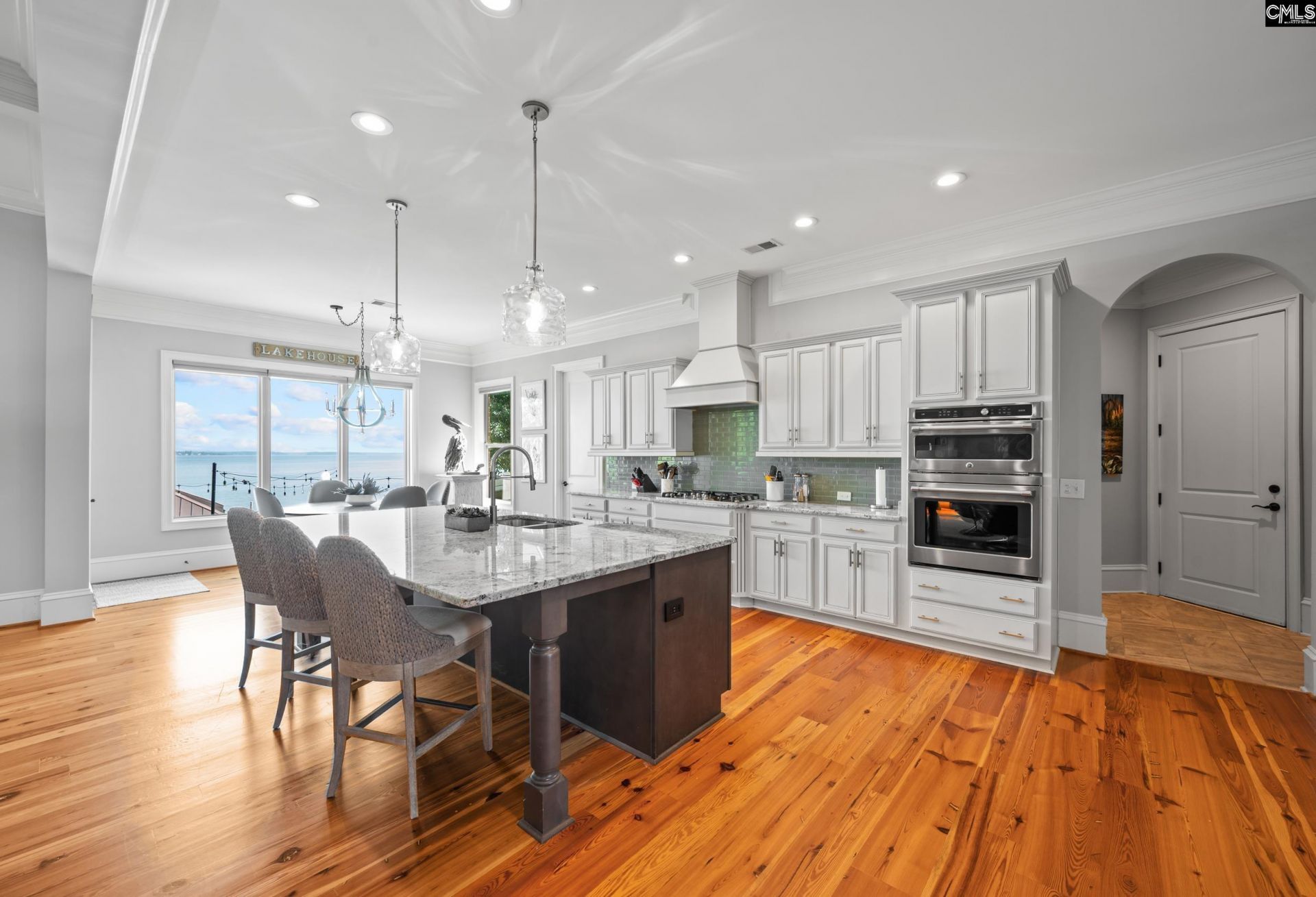 252 Waters Edge Drive  Photo 17