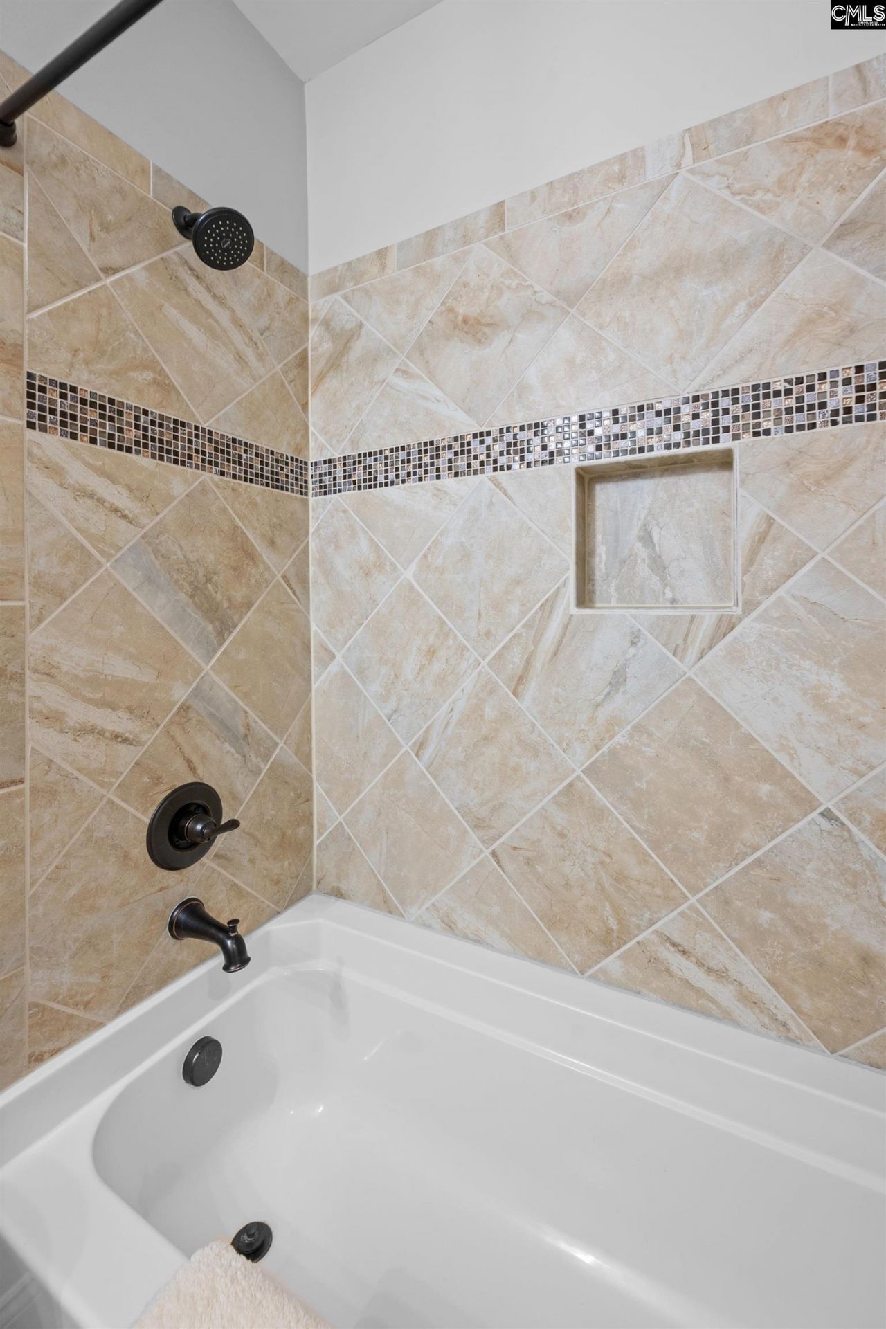 252 Waters Edge Drive  Photo 57