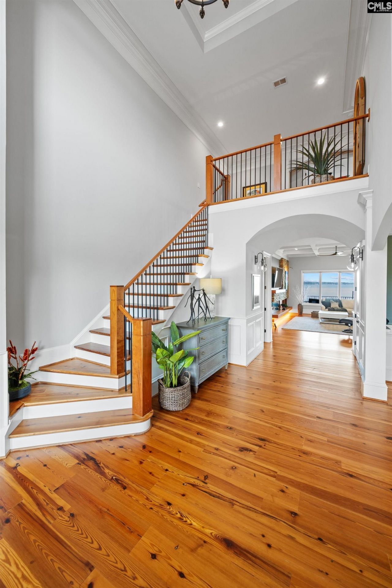 252 Waters Edge Drive  Photo 6