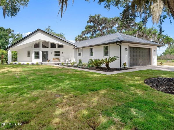 111 E GROVELAND Lane, East Palatka, FL 32131