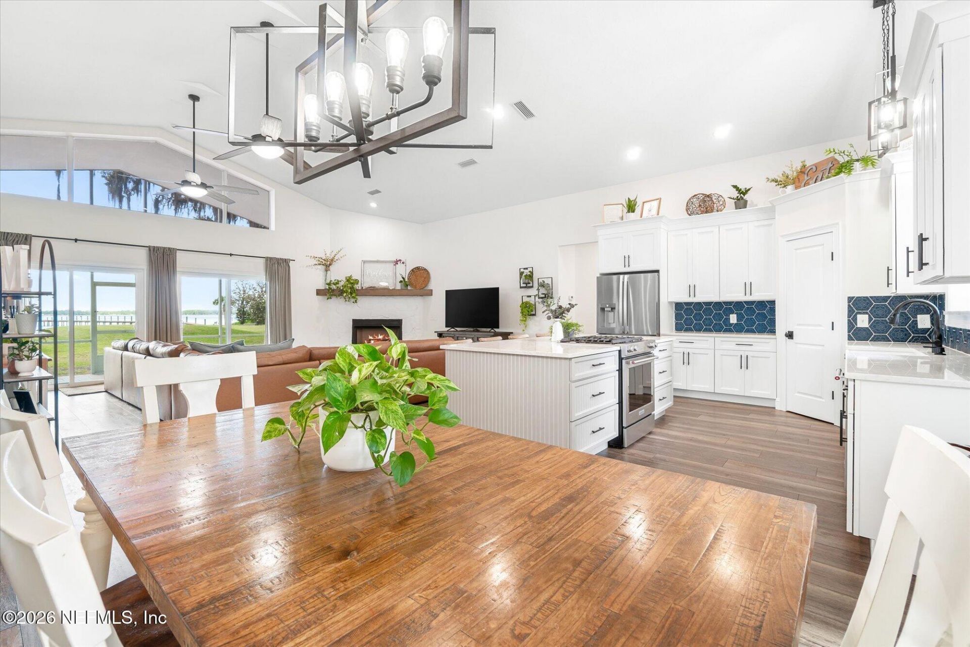 111 E Groveland Lane, East Palatka, FL 32131 Photo