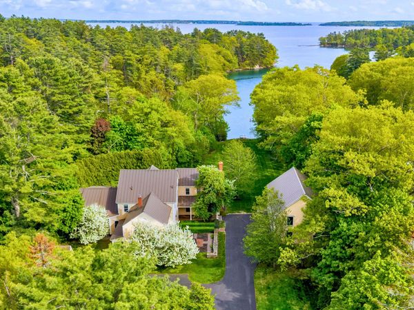 127 Foreside Road, Falmouth, ME 04105