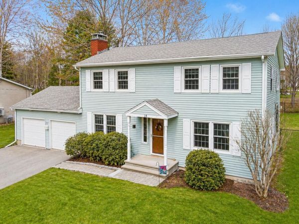 18 Sunset Drive, Orono, ME 04473