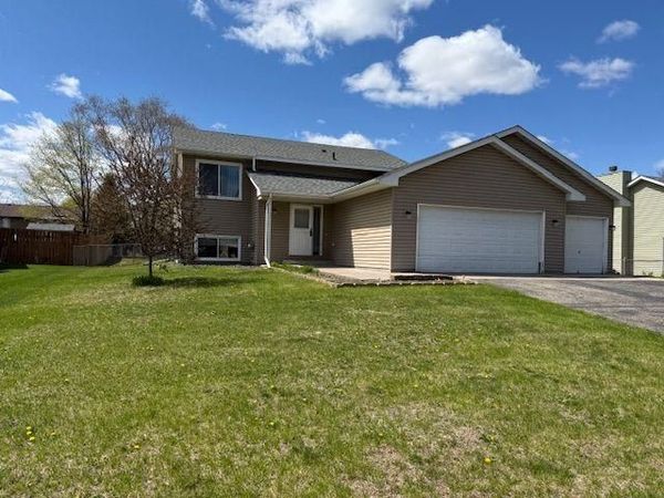 9207 Brunswick Avenue N, Brooklyn Park, MN 55443
