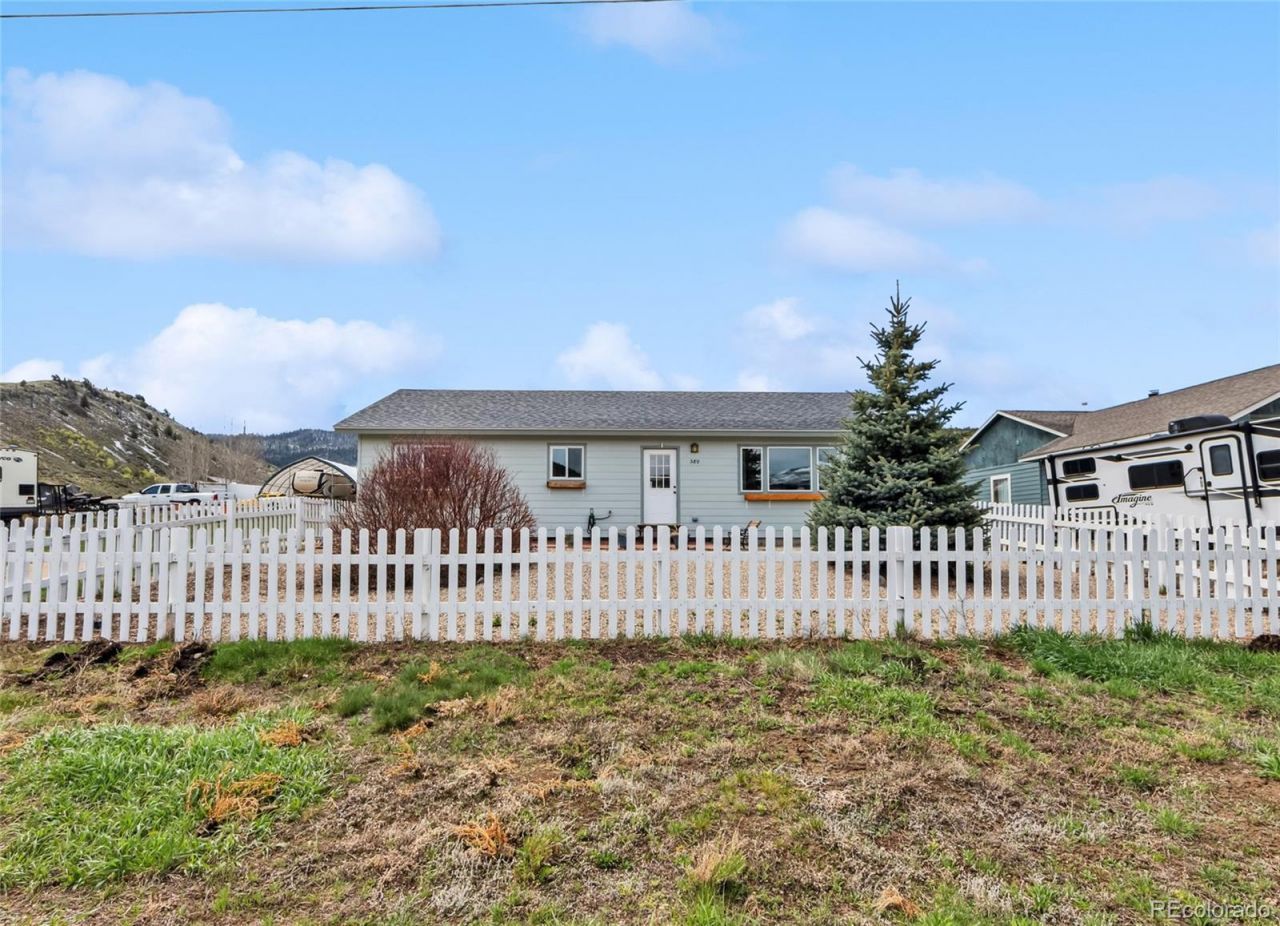 580 E Byers Avenue, Hot Sulphur Springs, CO 80451 Main Photo