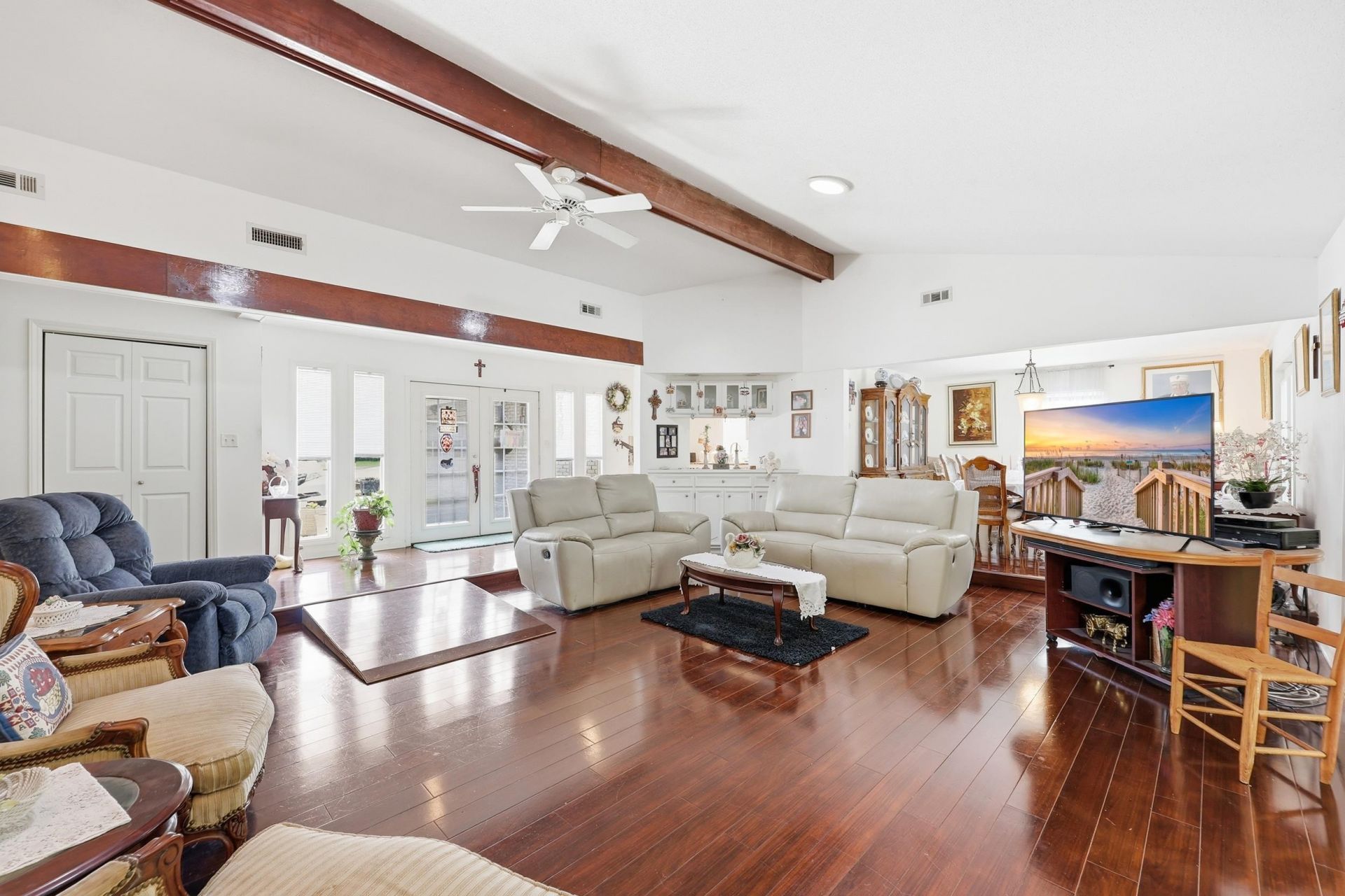 1932 Sandpiper Ln. Photo 8