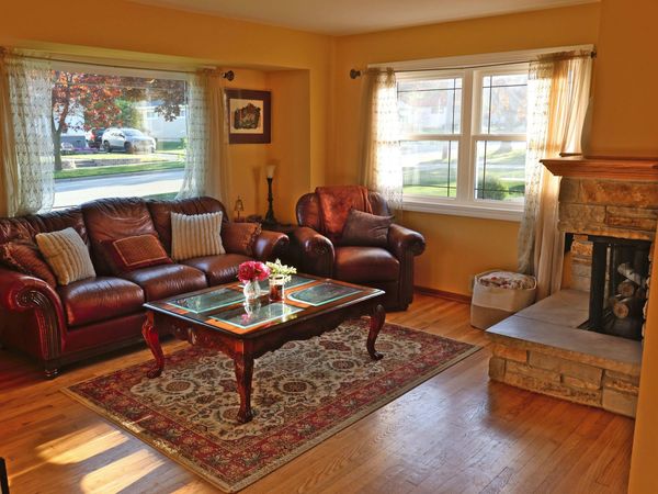 1627 Birch Dr, Waukesha, WI 53188