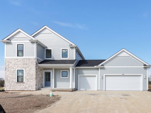 9901 N Migratory Ln, Mequon, WI 53097