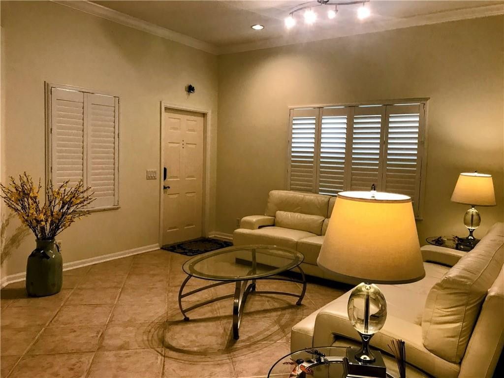 1118 Chinaberry Drive, Weston, FL 33327 Photo